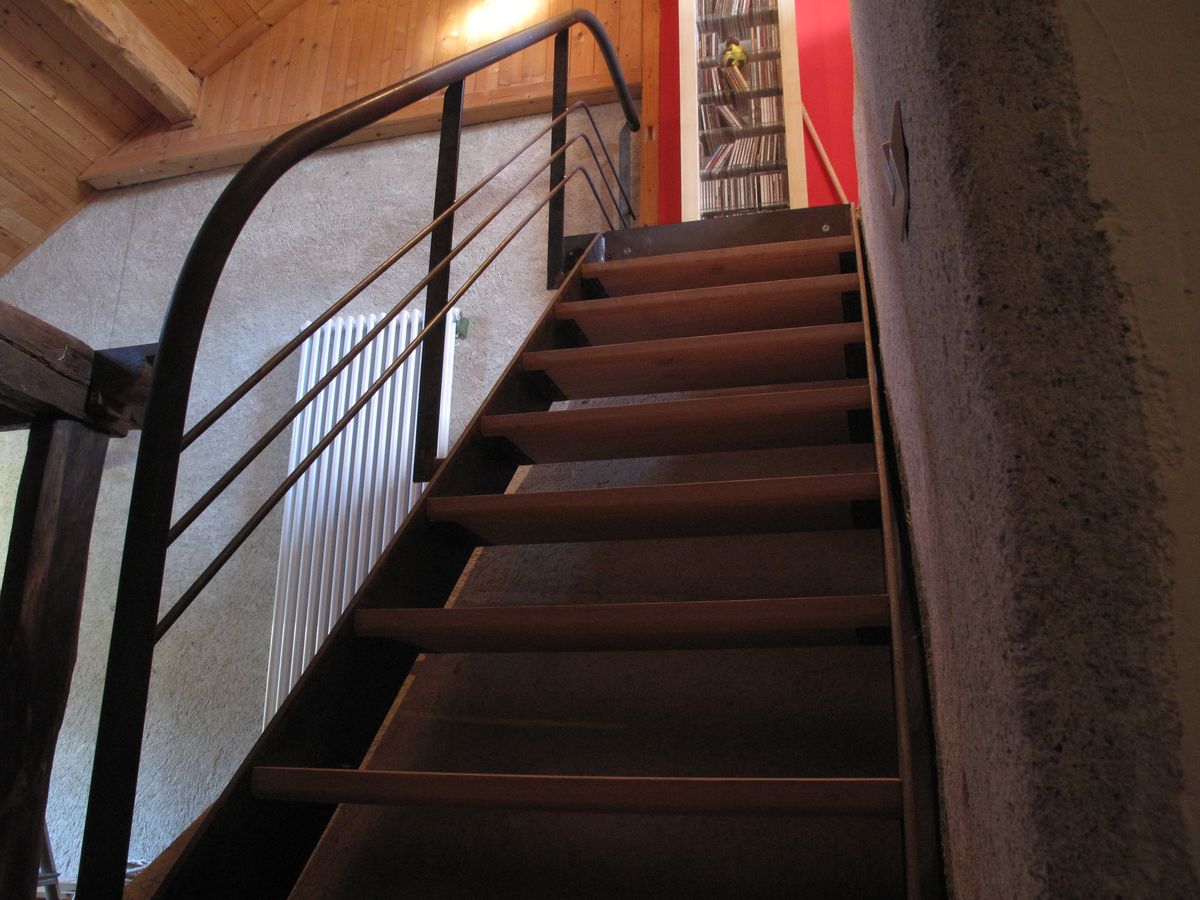 escalier-metallique-limons-lateraux.H2.jpg